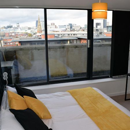 Penthouse - Amazing City Skyline Views - Balcony - Free Extra 2 Hours - Free Parking - Utilita Arena - Bullring Shopping - New St Station- Super King Size Bed Бирмингем Экстерьер фото